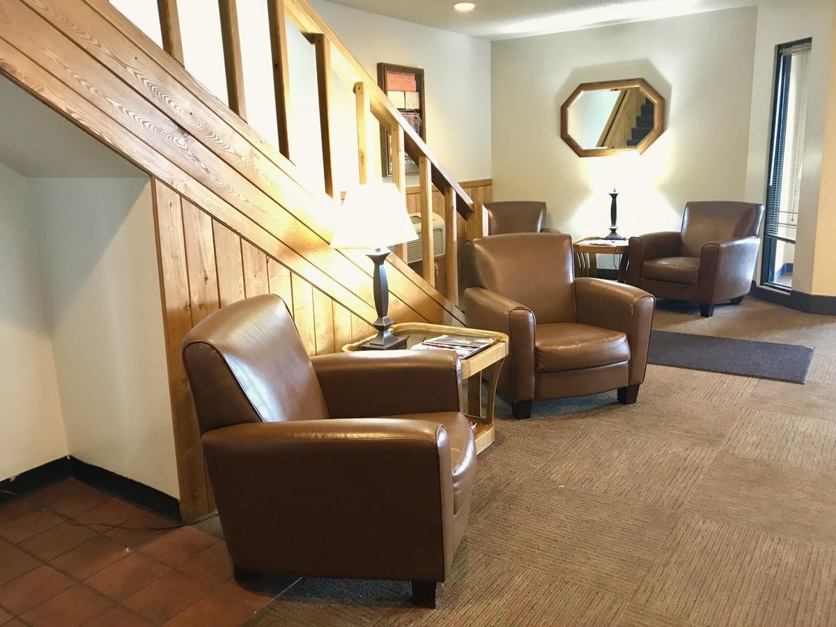 Superior Inn 外观 照片